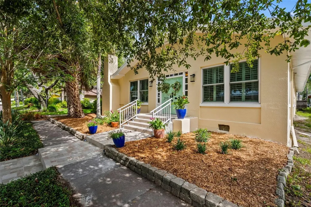 2915 W Angeles Street Tampa FL 33629