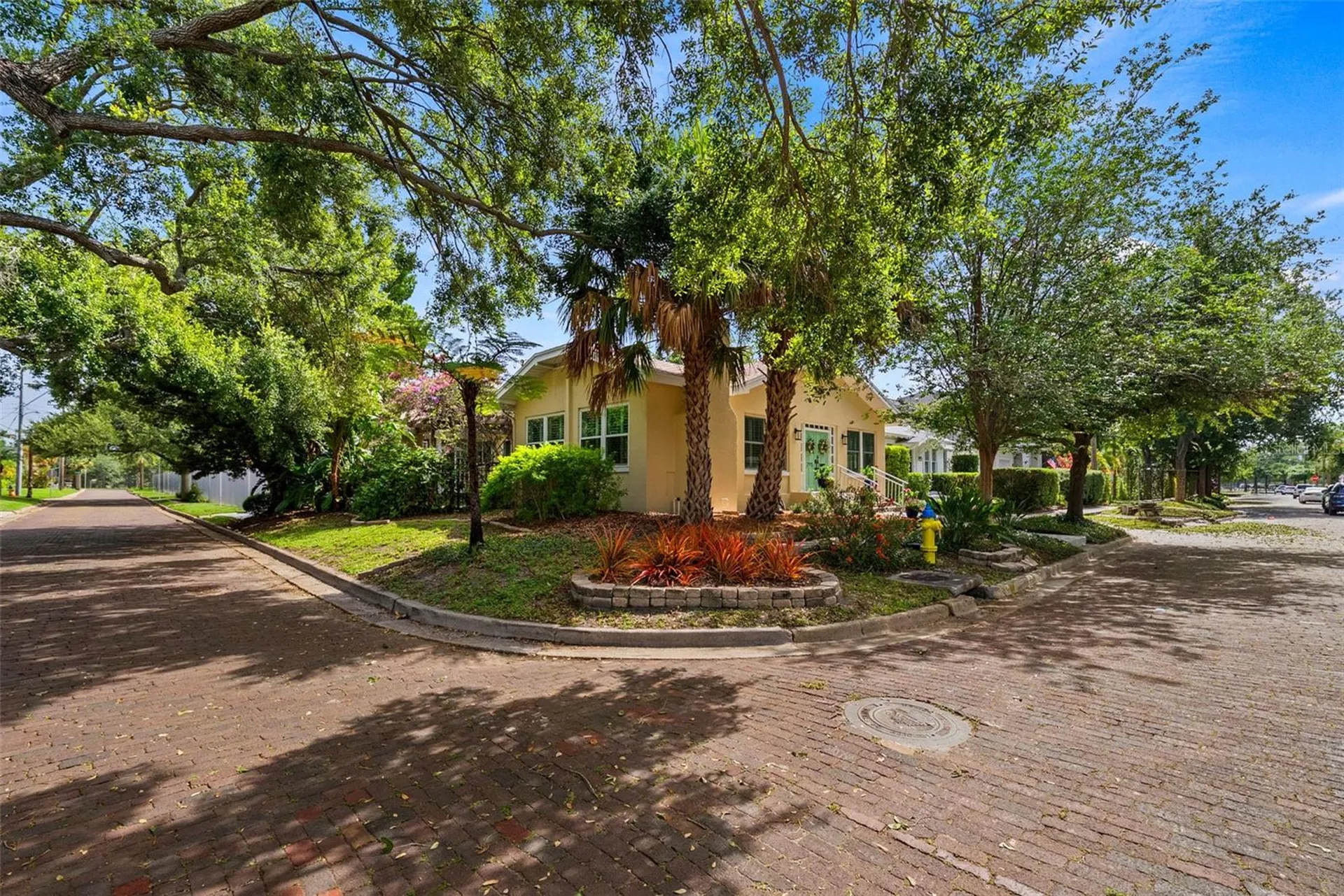 2915 W Angeles Street Tampa FL 33629