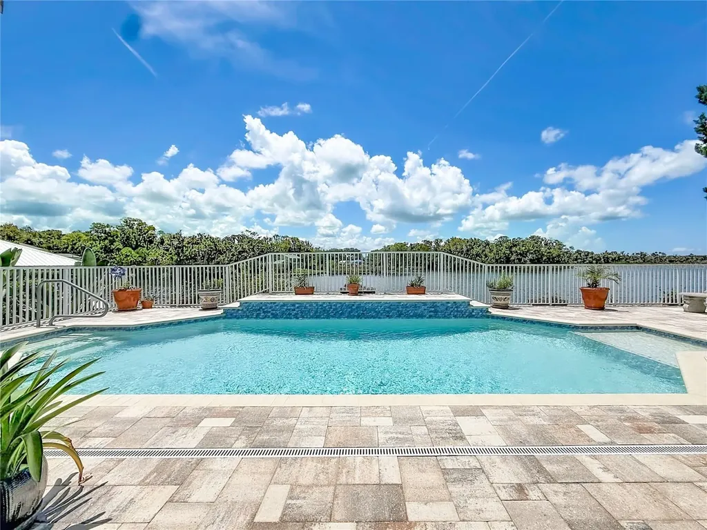 838 SW Kings Bay Drive Crystal River FL 34429