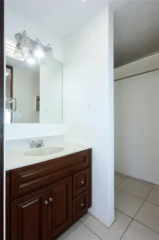 632-5 Ave. San Patricio Guaynabo PR 00968
