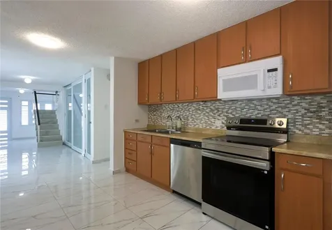 632-5 Ave. San Patricio Guaynabo PR 00968