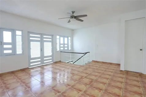 632-5 Ave. San Patricio Guaynabo PR 00968
