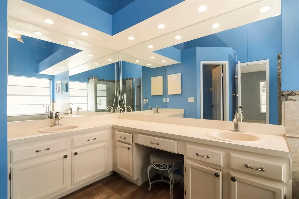 2608 Berryvine Place Valrico FL 33596
