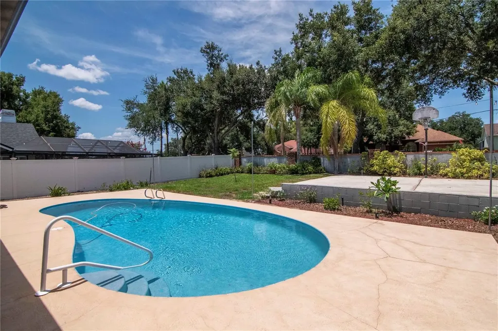 2608 Berryvine Place Valrico FL 33596