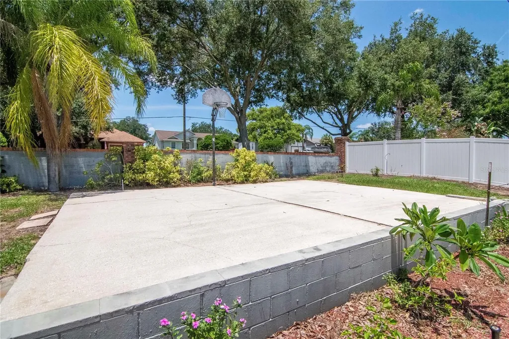 2608 Berryvine Place Valrico FL 33596