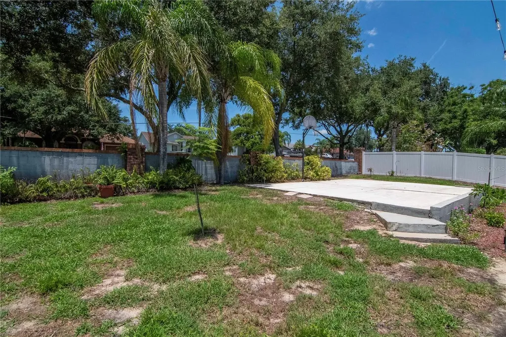 2608 Berryvine Place Valrico FL 33596
