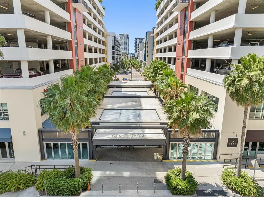 1120 E Kennedy Boulevard Tampa FL 33602