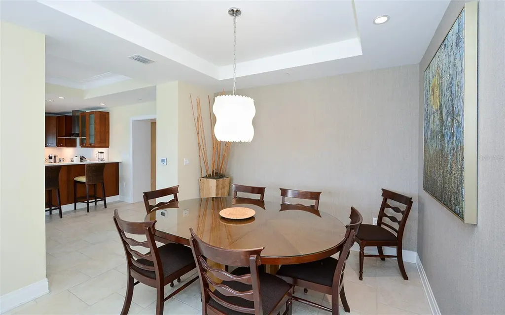 915 Seaside Drive Sarasota FL 34242