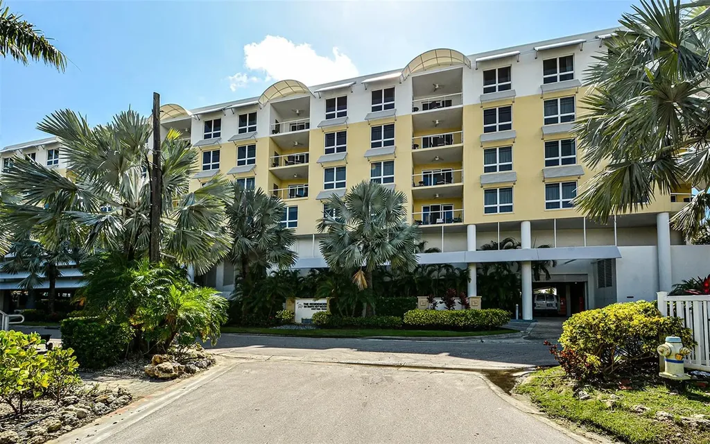 915 Seaside Drive Sarasota FL 34242