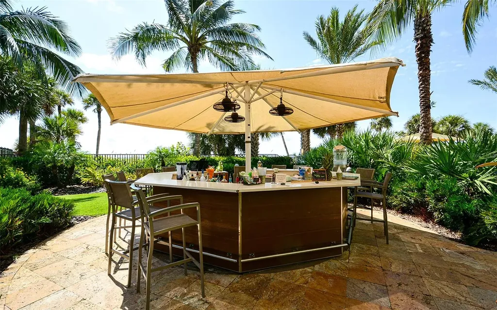 915 Seaside Drive Sarasota FL 34242