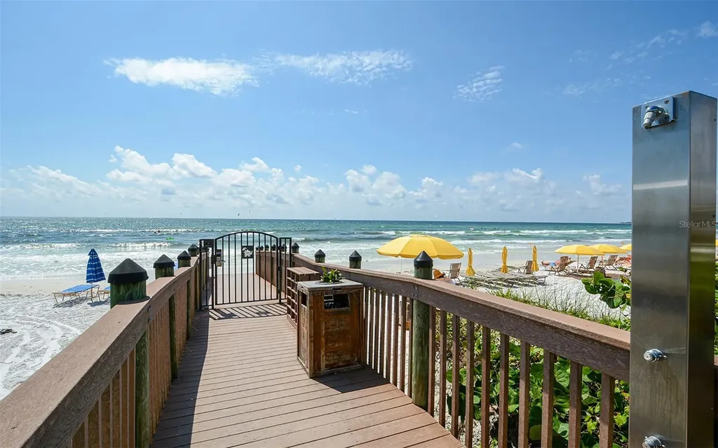 915 Seaside Drive Sarasota FL 34242