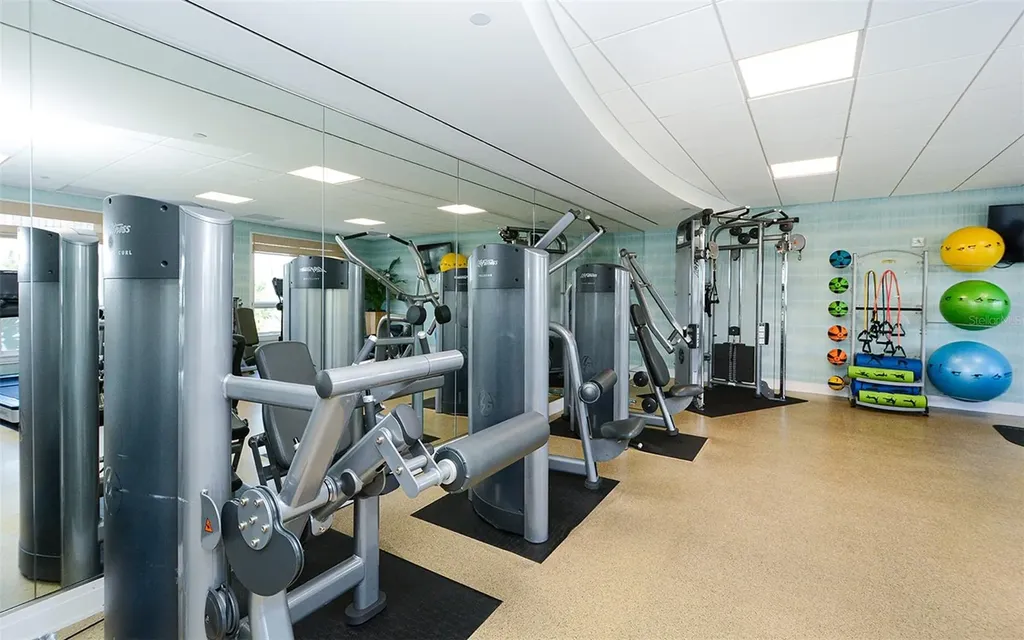915 Seaside Drive Sarasota FL 34242