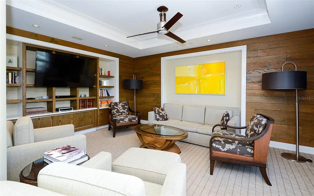 915 Seaside Drive Sarasota FL 34242