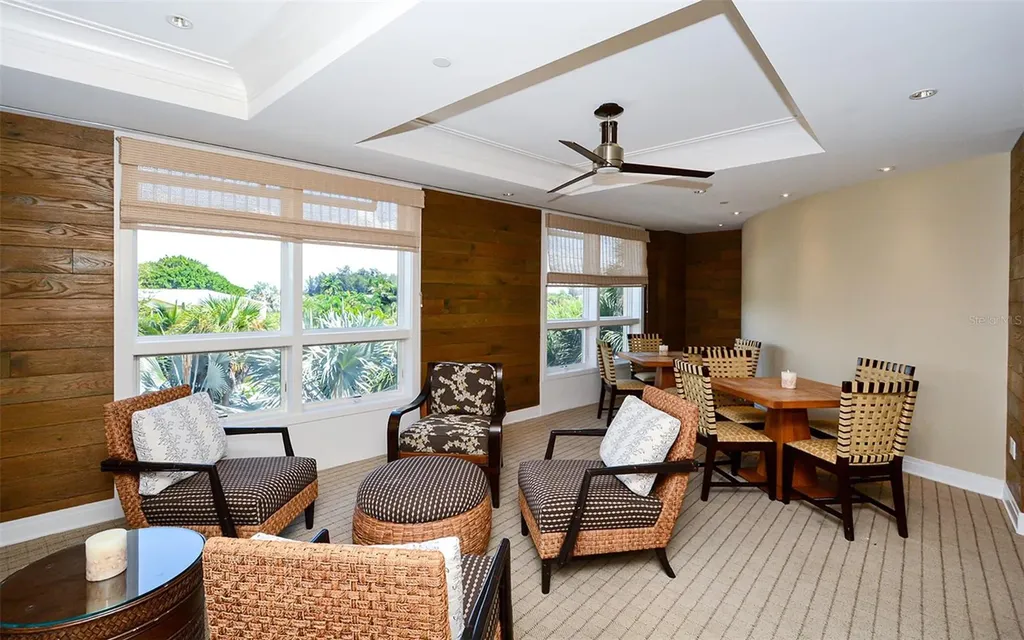 915 Seaside Drive Sarasota FL 34242