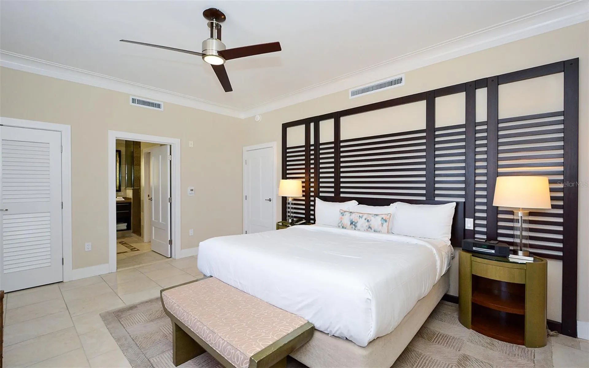915 Seaside Drive Sarasota FL 34242