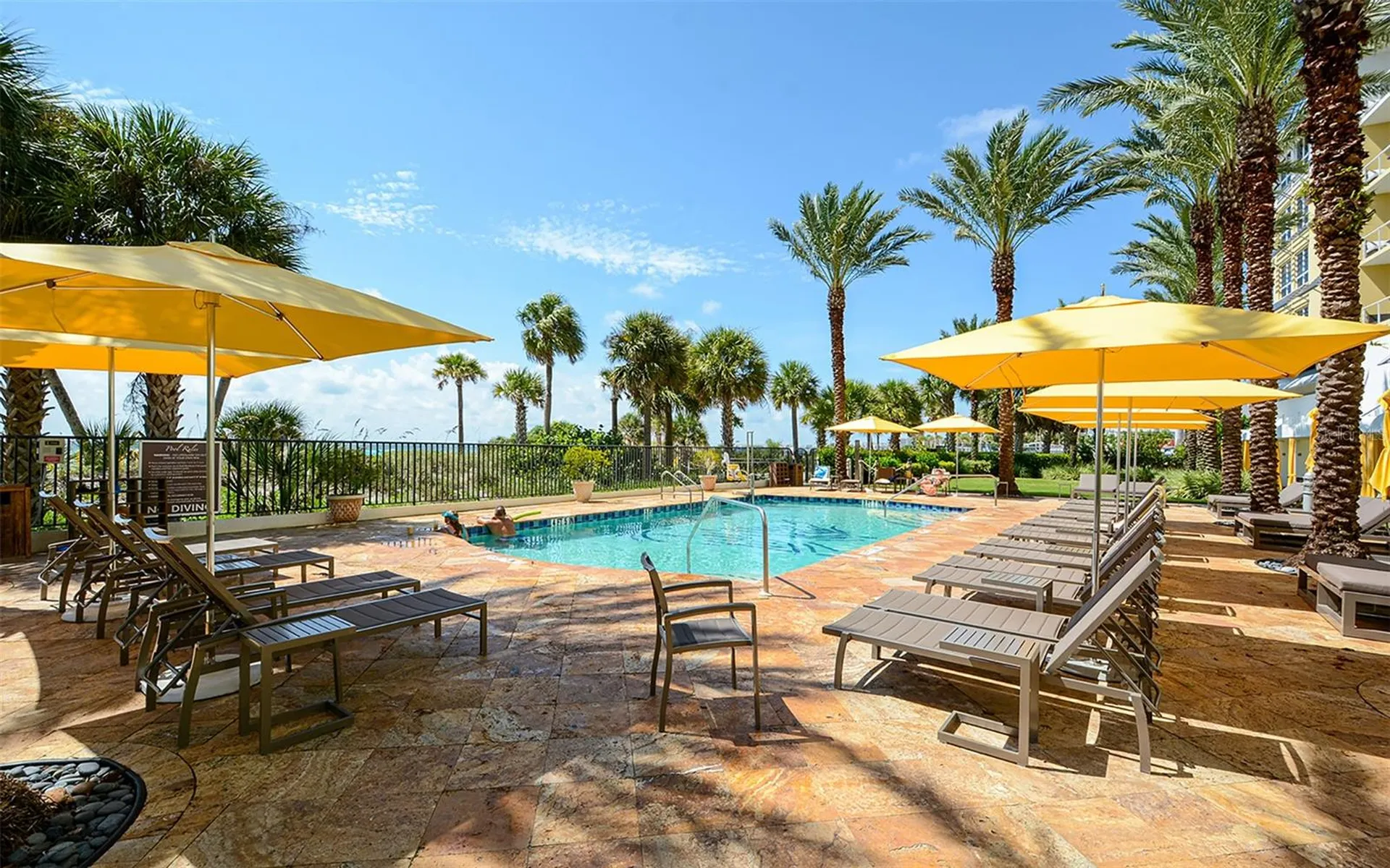 915 Seaside Drive Sarasota FL 34242