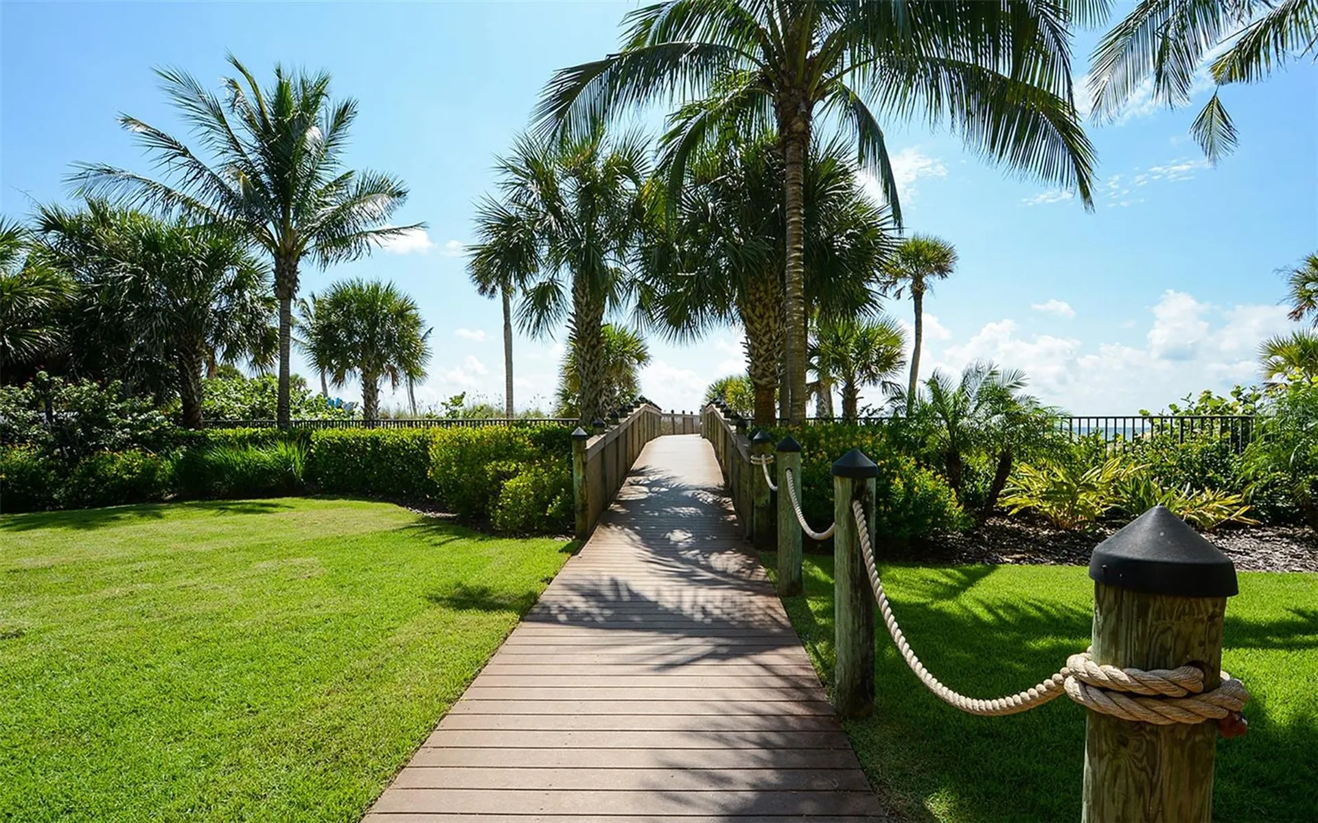 915 Seaside Drive Sarasota FL 34242
