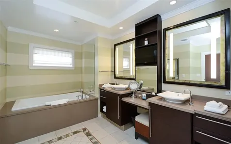 915 Seaside Drive Sarasota FL 34242