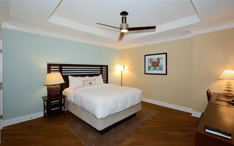 915 Seaside Drive Sarasota FL 34242
