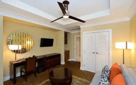 915 Seaside Drive Sarasota FL 34242