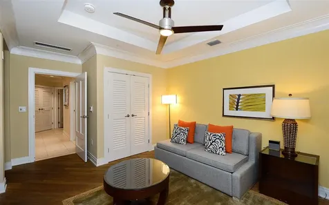 915 Seaside Drive Sarasota FL 34242
