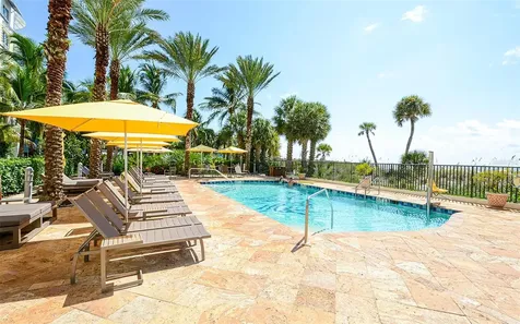 915 Seaside Drive Sarasota FL 34242