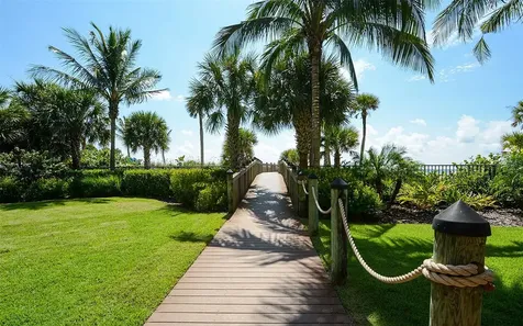 915 Seaside Drive Sarasota FL 34242