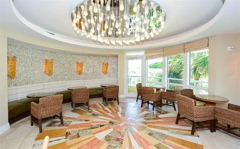 915 Seaside Drive Sarasota FL 34242