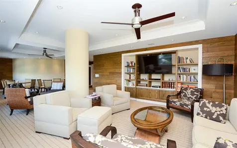 915 Seaside Drive Sarasota FL 34242