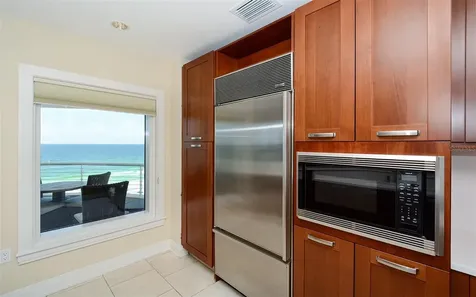 915 Seaside Drive Sarasota FL 34242
