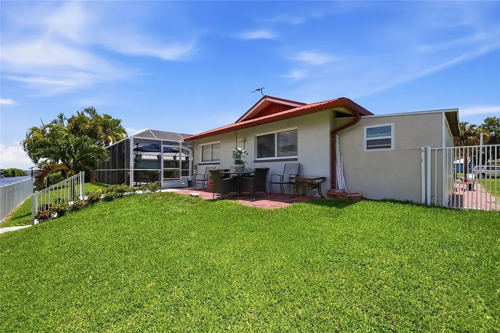 7219 Reymoor Drive North Fort Myers FL 33917