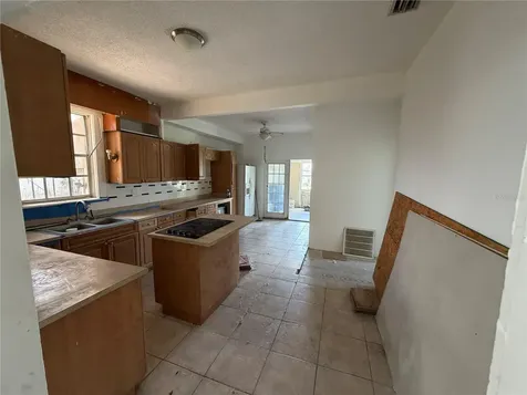 5714 16th Avenue S Tampa FL 33619