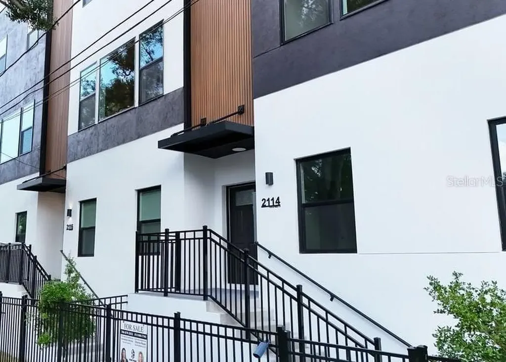 2114 4th Street S St Petersburg FL 33705