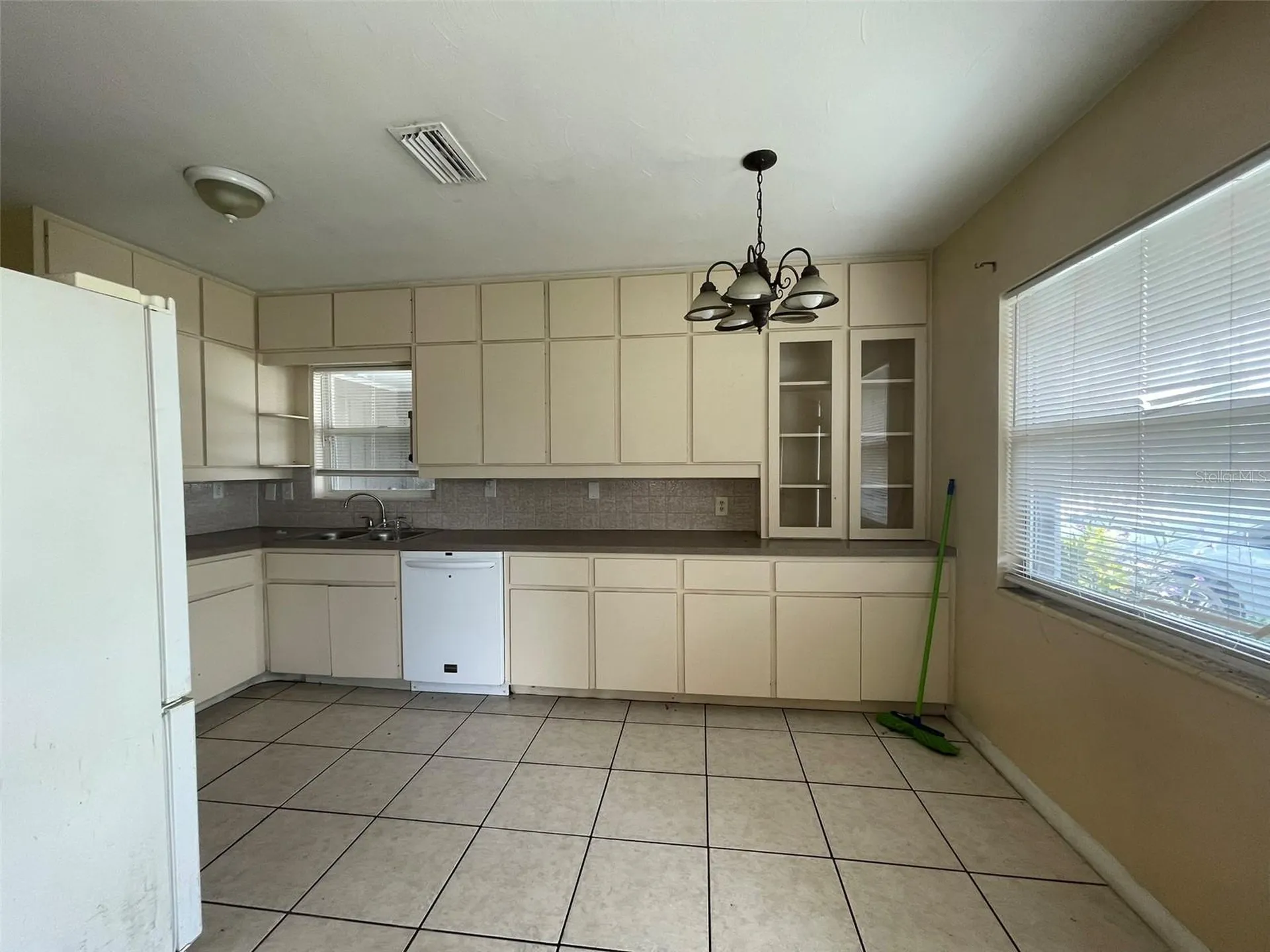 3305 13th Avenue W Bradenton FL 34205