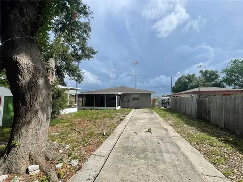 3305 13th Avenue W Bradenton FL 34205