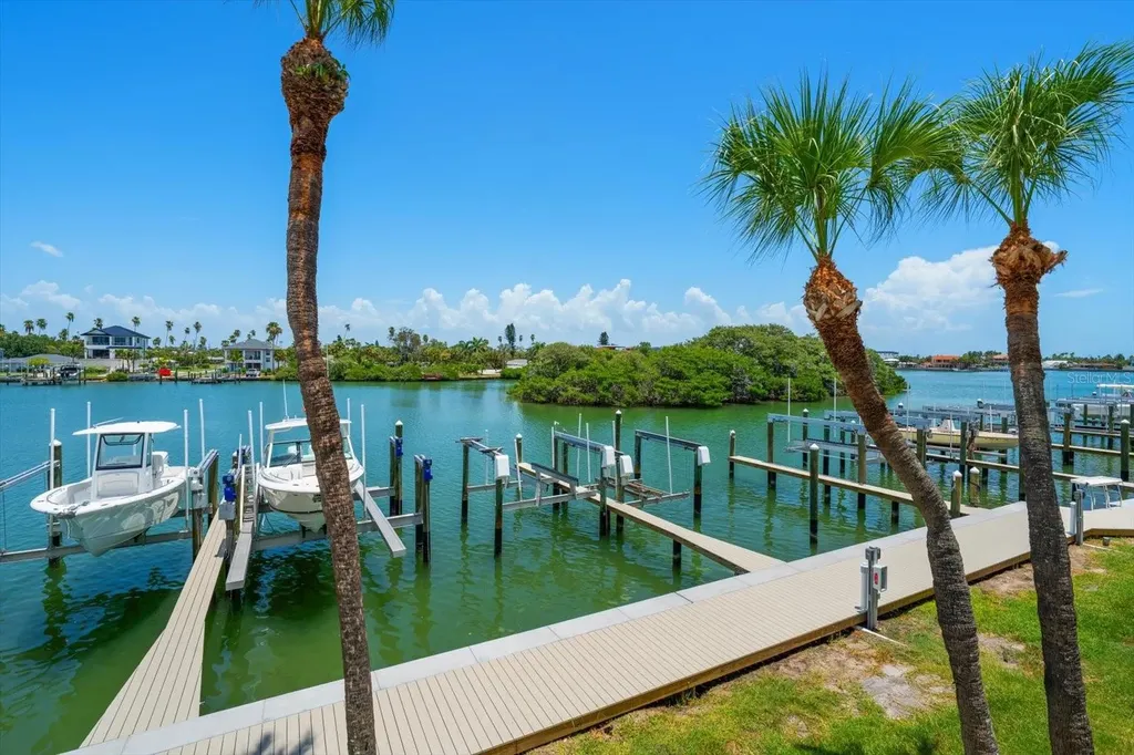 3111 Pass A Grille Way St Petersburg FL 33706