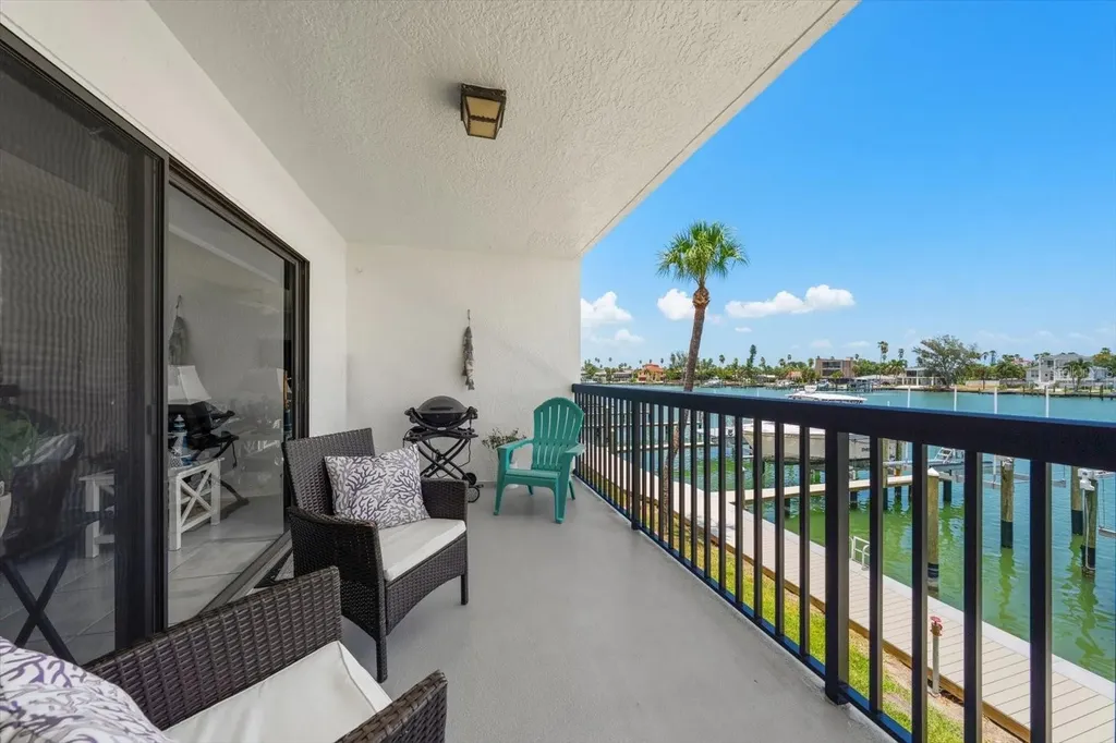 3111 Pass A Grille Way St Petersburg FL 33706