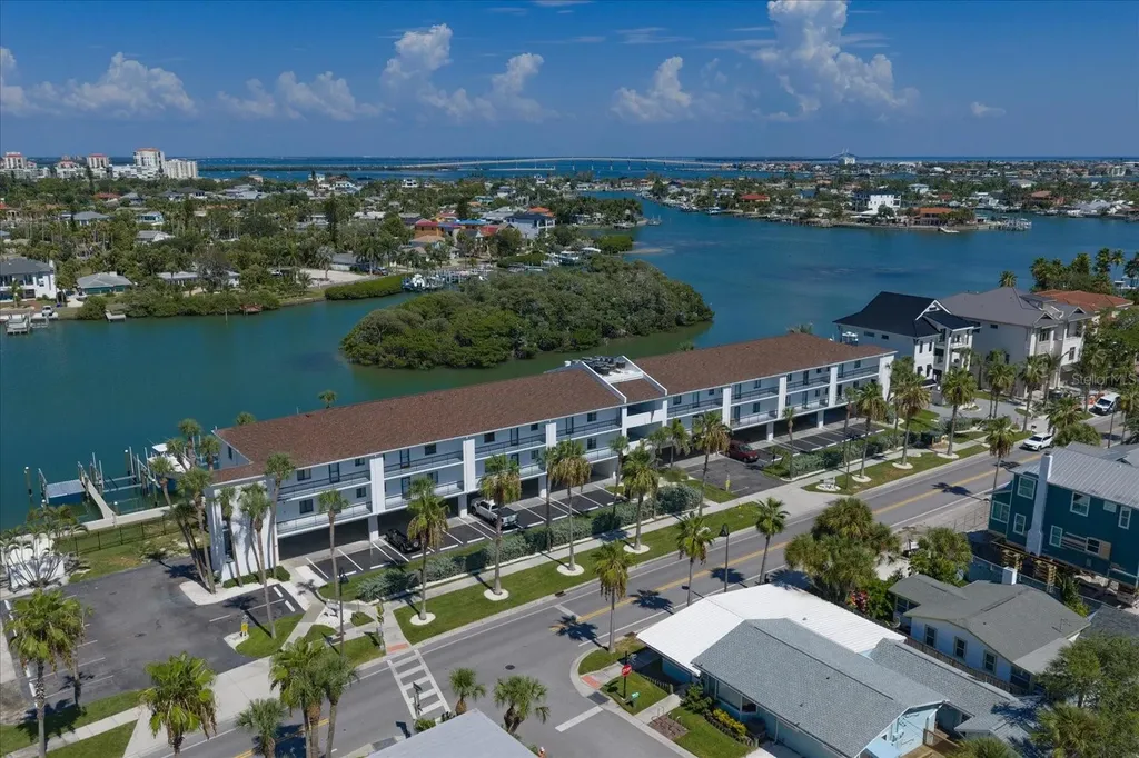 3111 Pass A Grille Way St Petersburg FL 33706