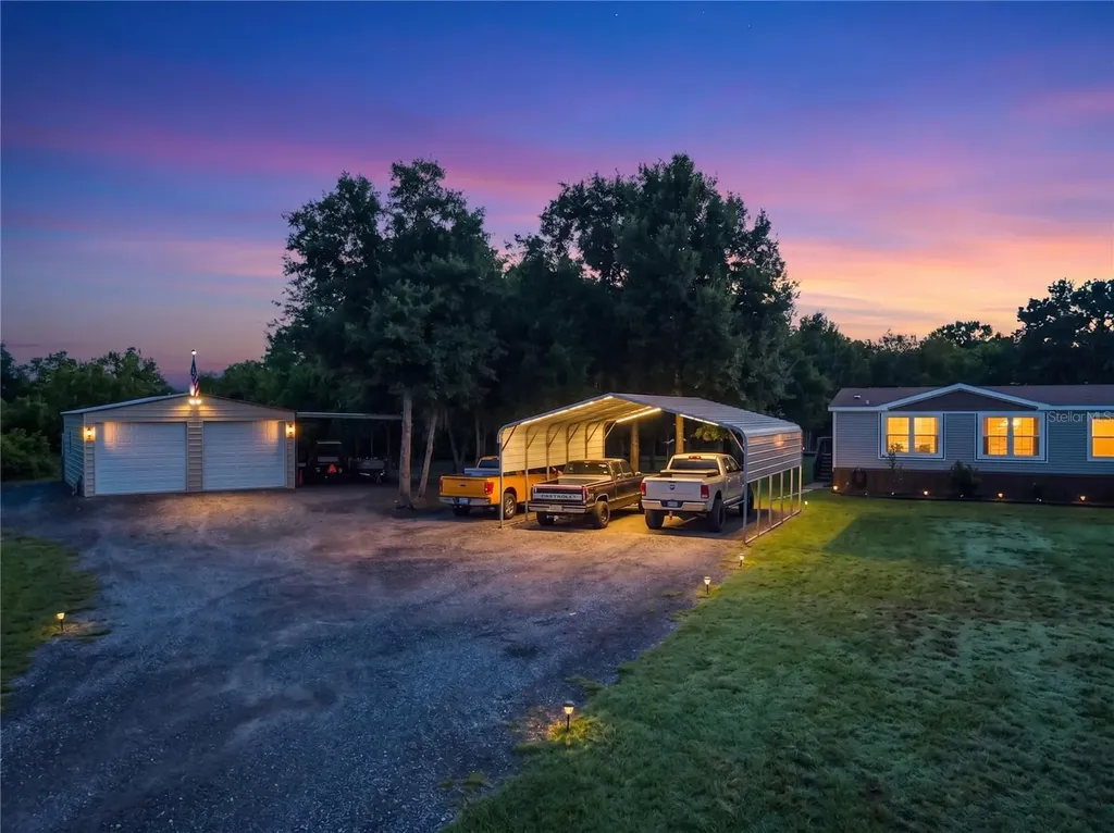 353 Uranus Trail Osteen FL 32764