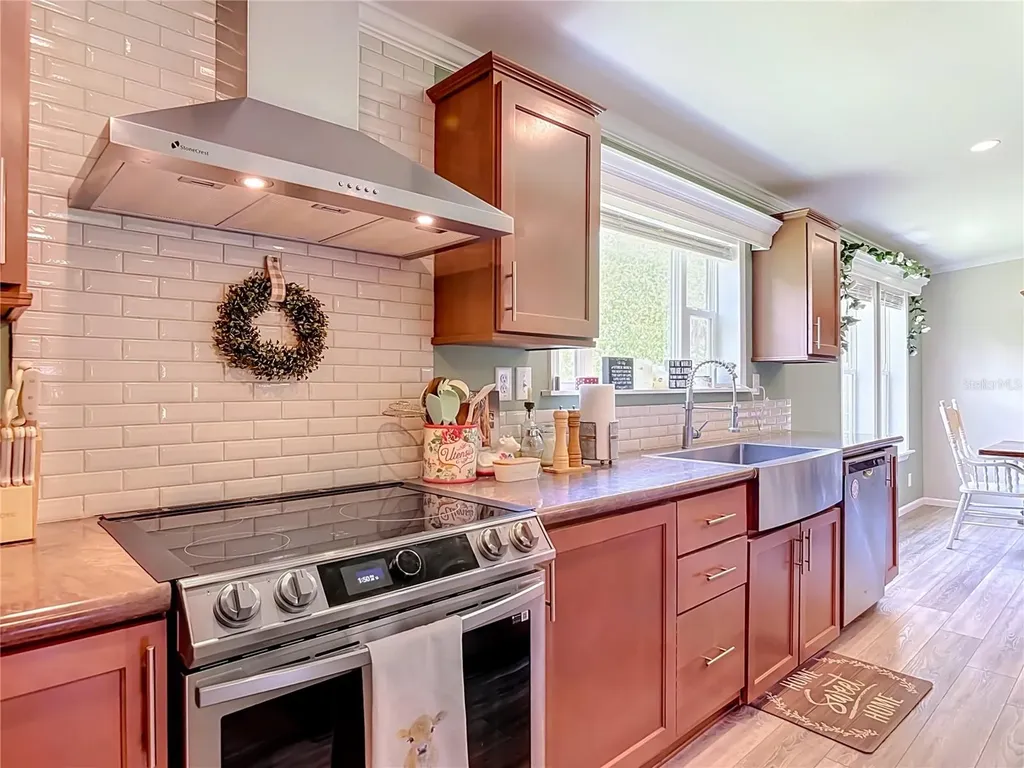 353 Uranus Trail Osteen FL 32764