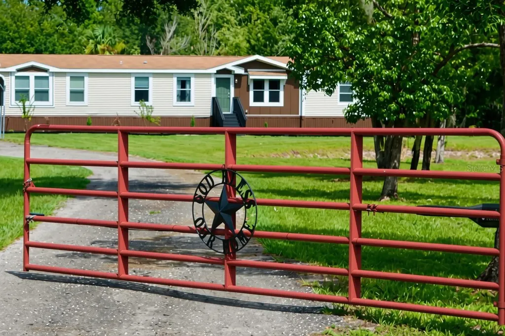 353 Uranus Trail Osteen FL 32764