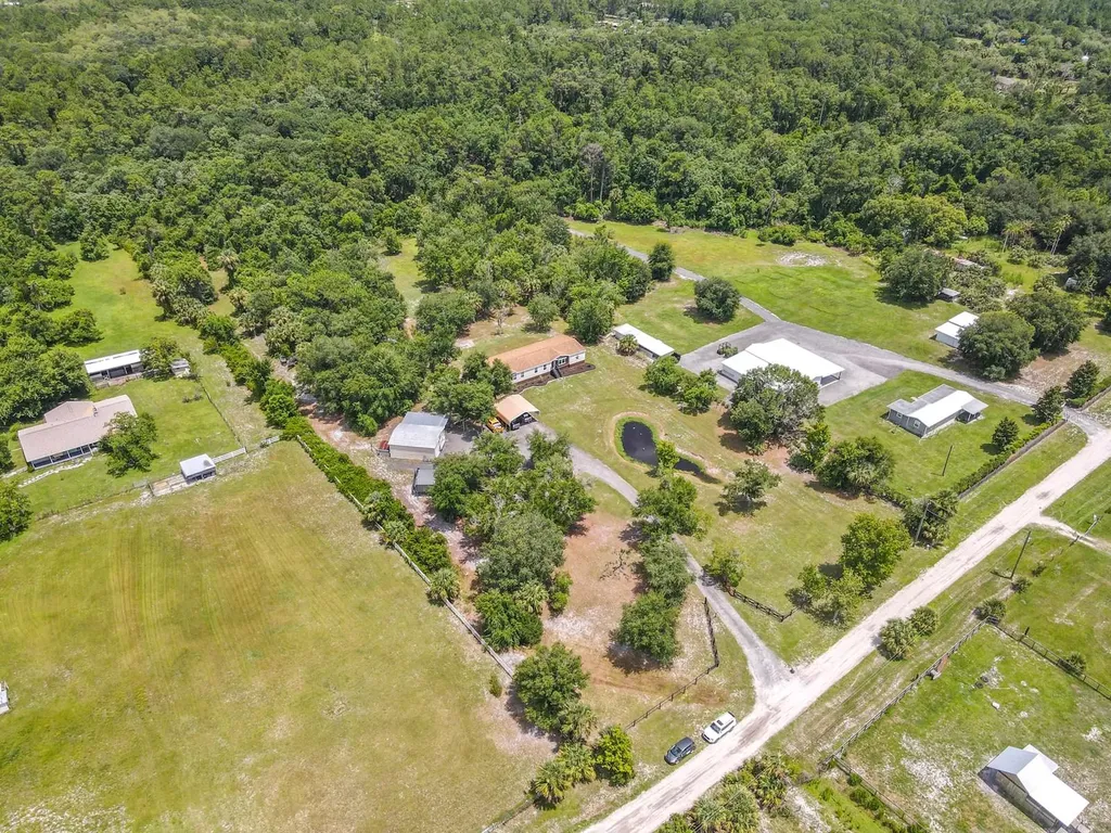 353 Uranus Trail Osteen FL 32764