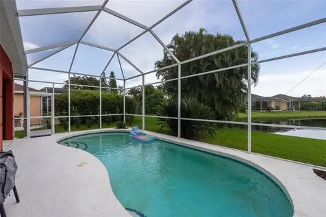 5024 Sturbridge Court Sarasota FL 34238