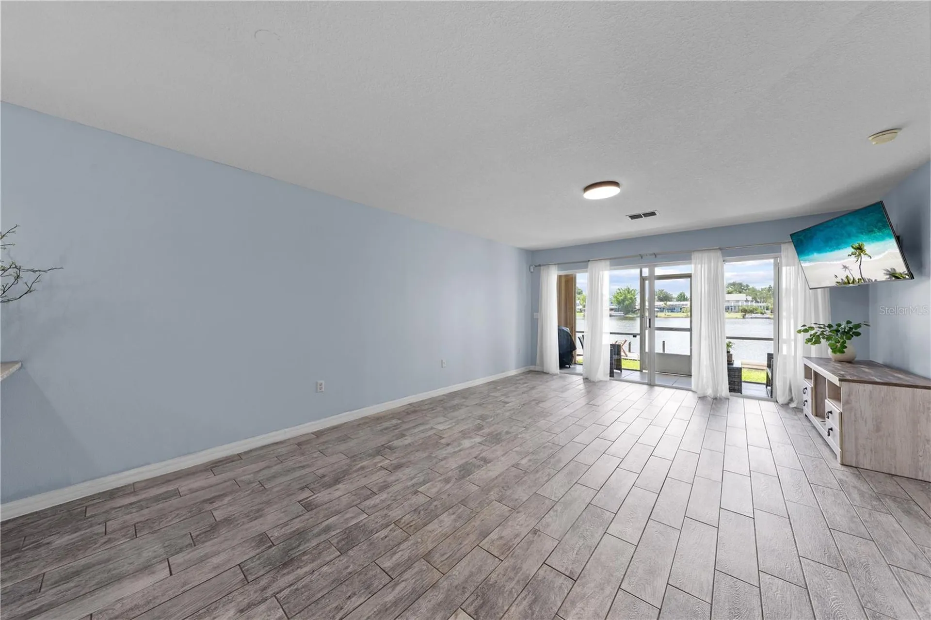 2705 Emerald Lake Court Kissimmee FL 34744