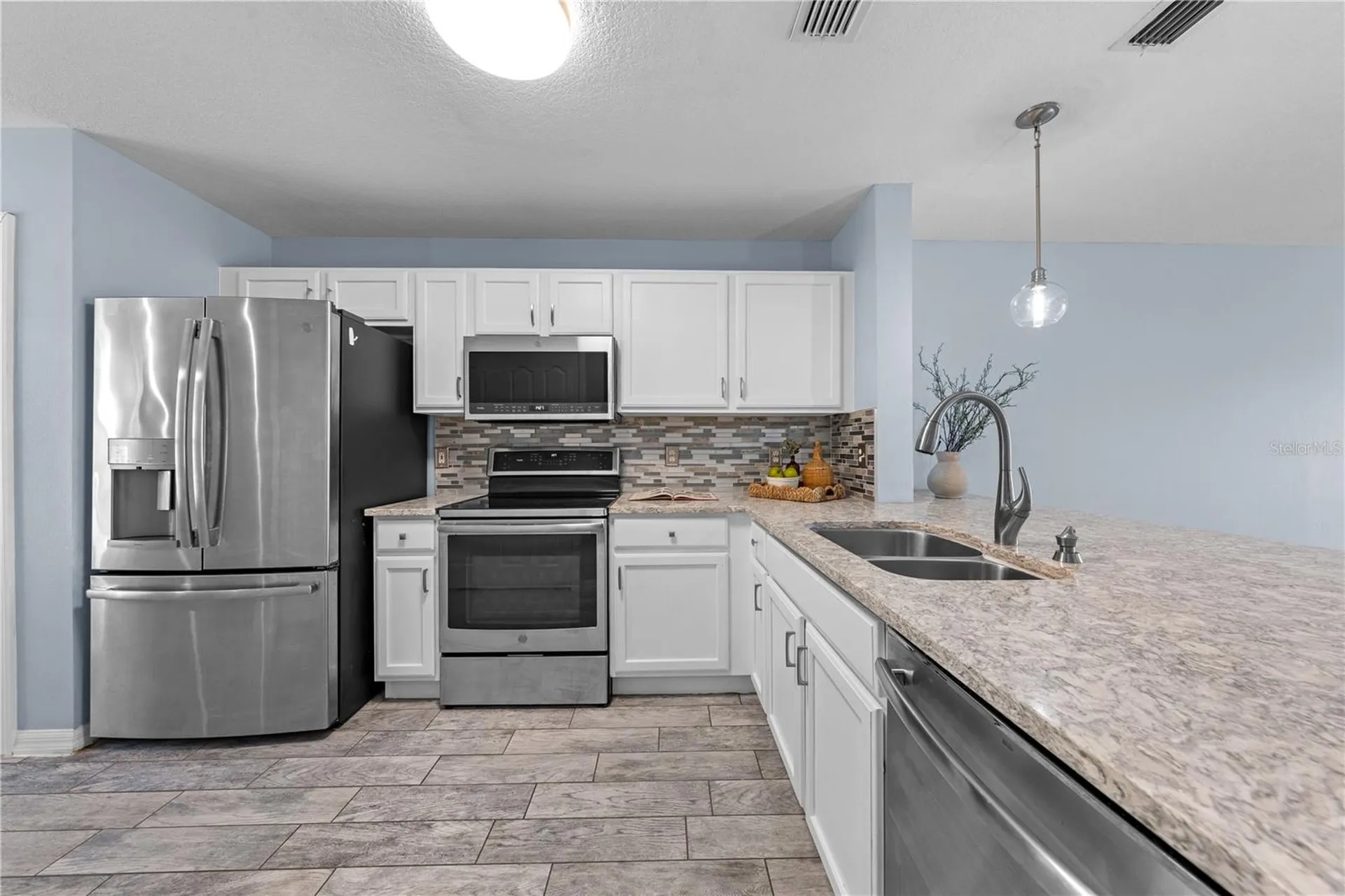 2705 Emerald Lake Court Kissimmee FL 34744