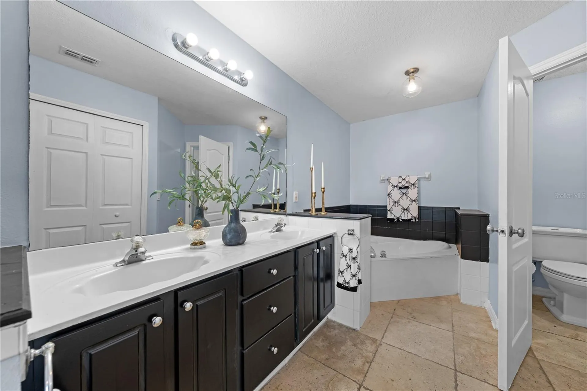 2705 Emerald Lake Court Kissimmee FL 34744