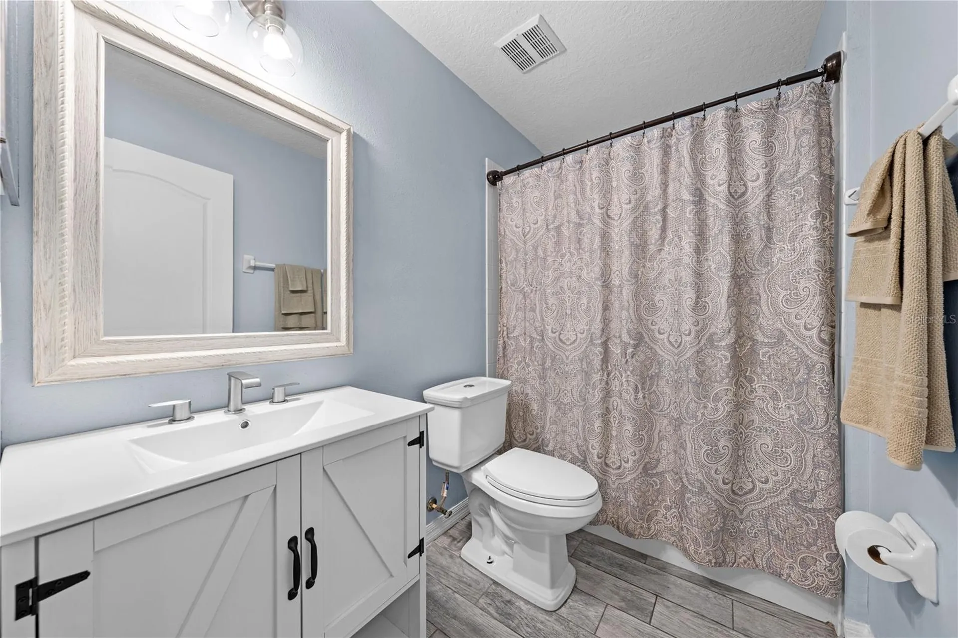 2705 Emerald Lake Court Kissimmee FL 34744
