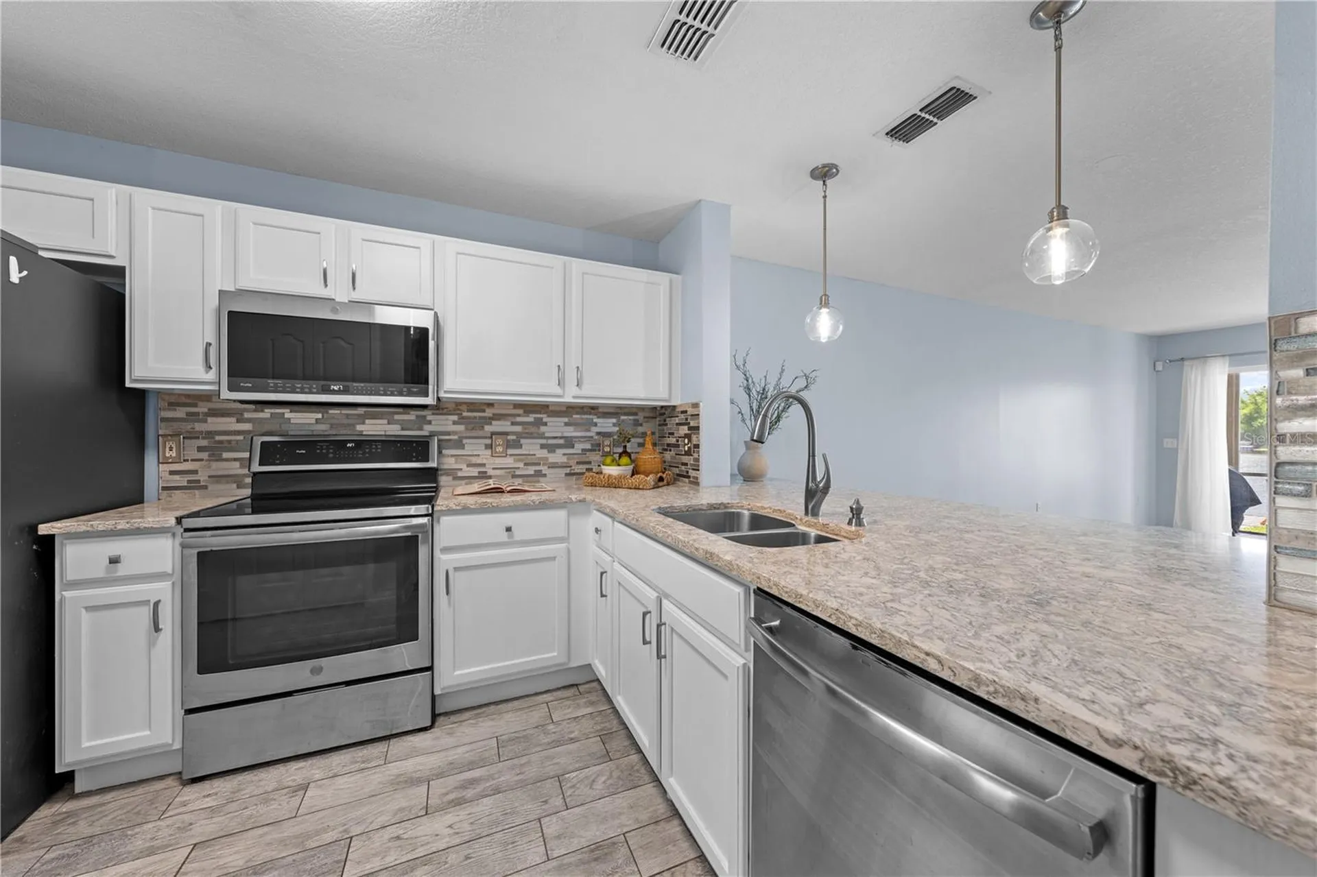 2705 Emerald Lake Court Kissimmee FL 34744