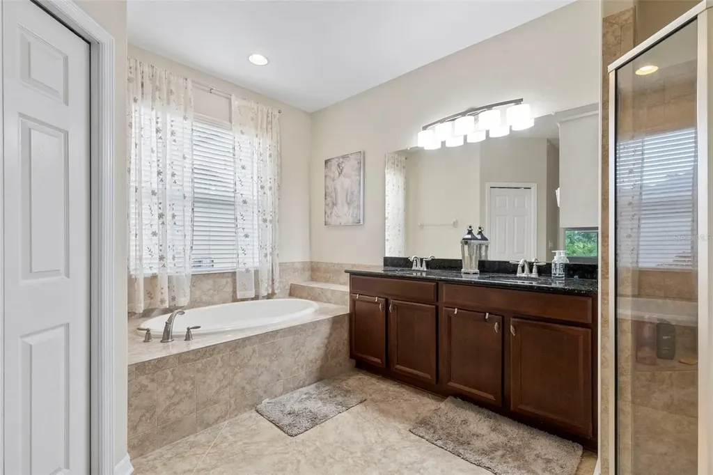 11238 Wembley Landing Drive Lithia FL 33547