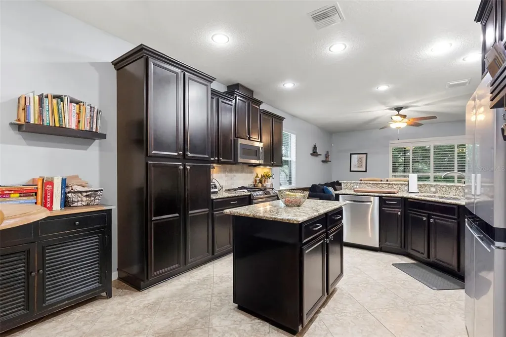 11238 Wembley Landing Drive Lithia FL 33547
